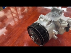 Exibição do compressor do ar condicionado do automóvel